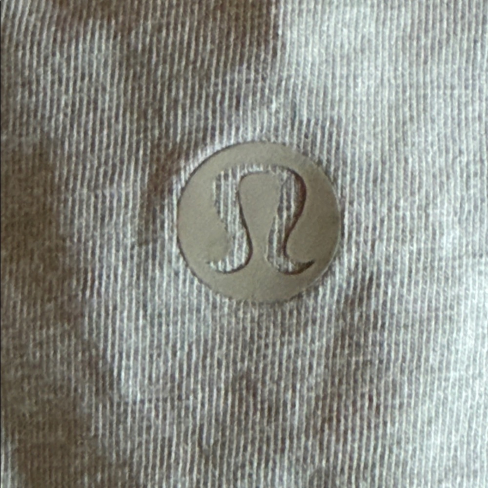 Lululemon Athletica All Yours Organic Burnout
Crop T-Shirt Size 6 - Picture 4 of 7